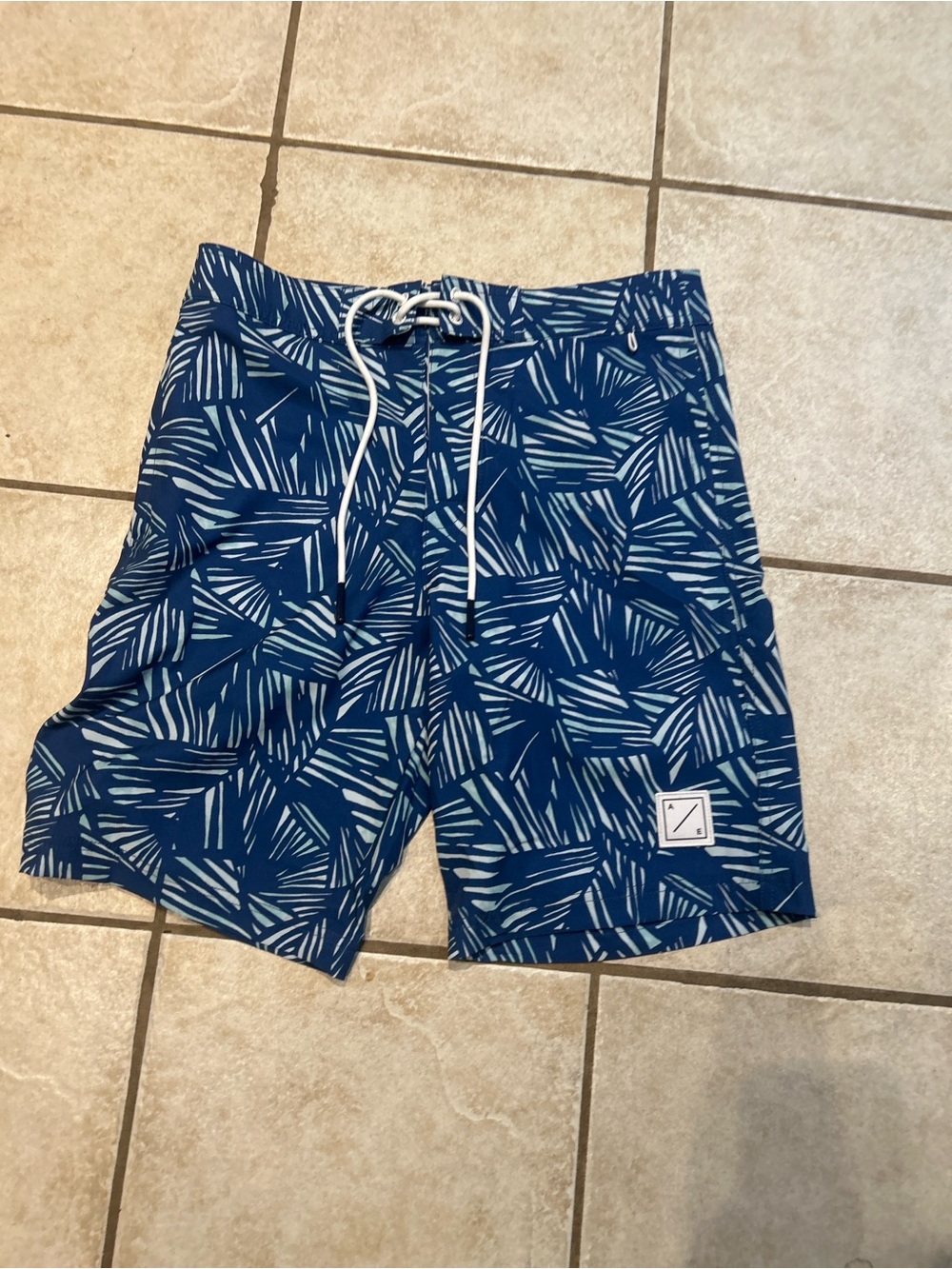 American Eagle Blue Tropical Boardshorts Swim Trunks S NWT